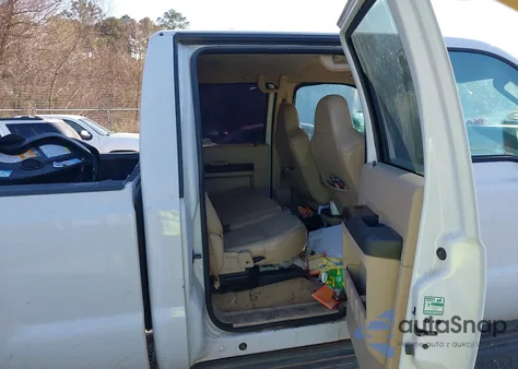 2008 Ford F-250 Lariat z USA, uszkodzony, nr VIN 1FTSW21R18EB46955